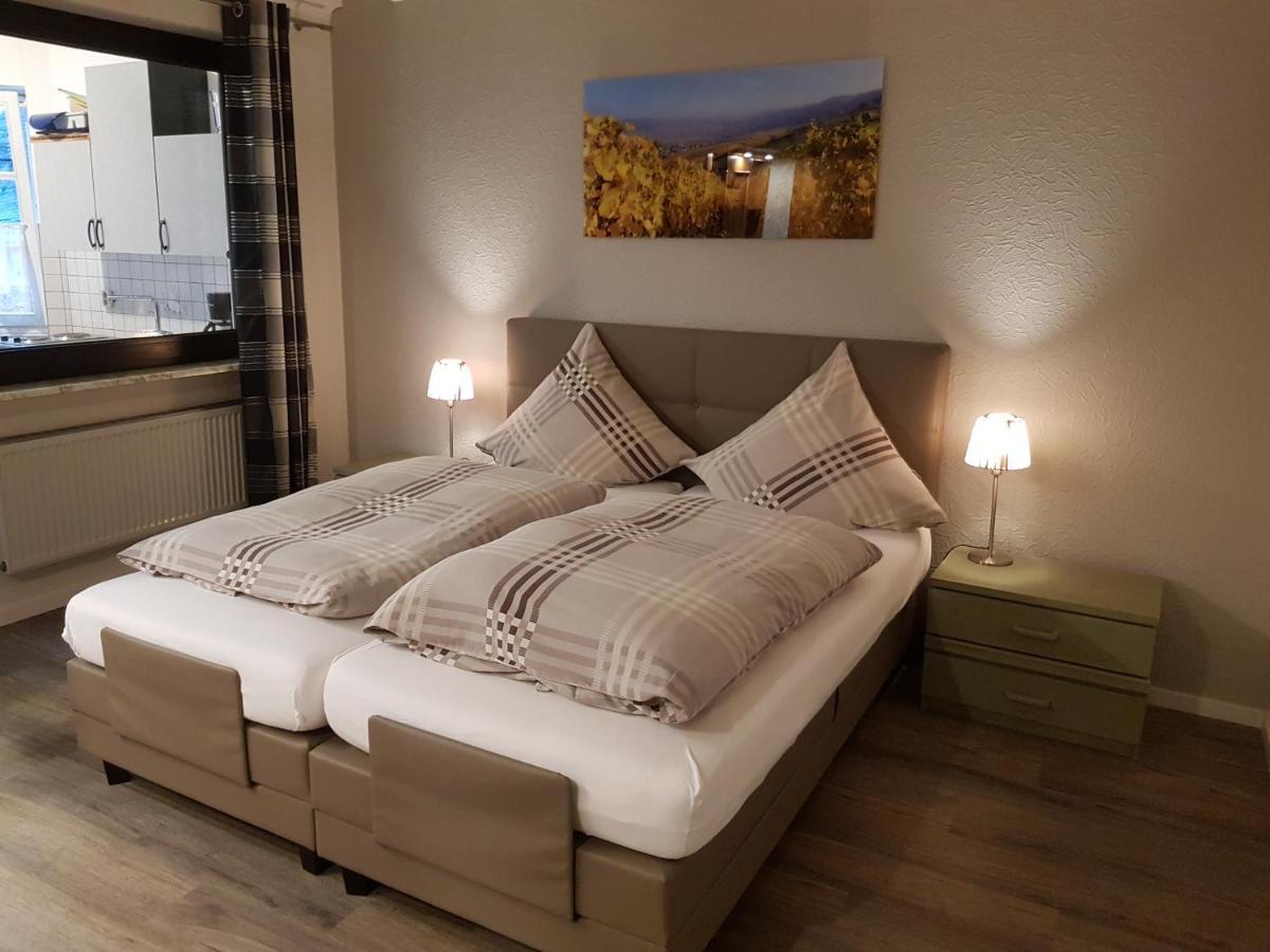 Gaestehaus Vinum Leiwen Exteriör bild